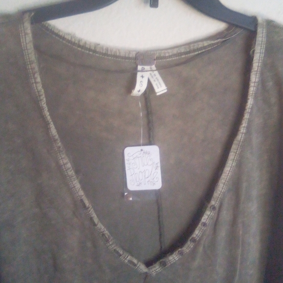 New Free People Santa Cruz Henley Distressed Acid Wash Lagenlook Style Shirt Top - Picture 3 of 16